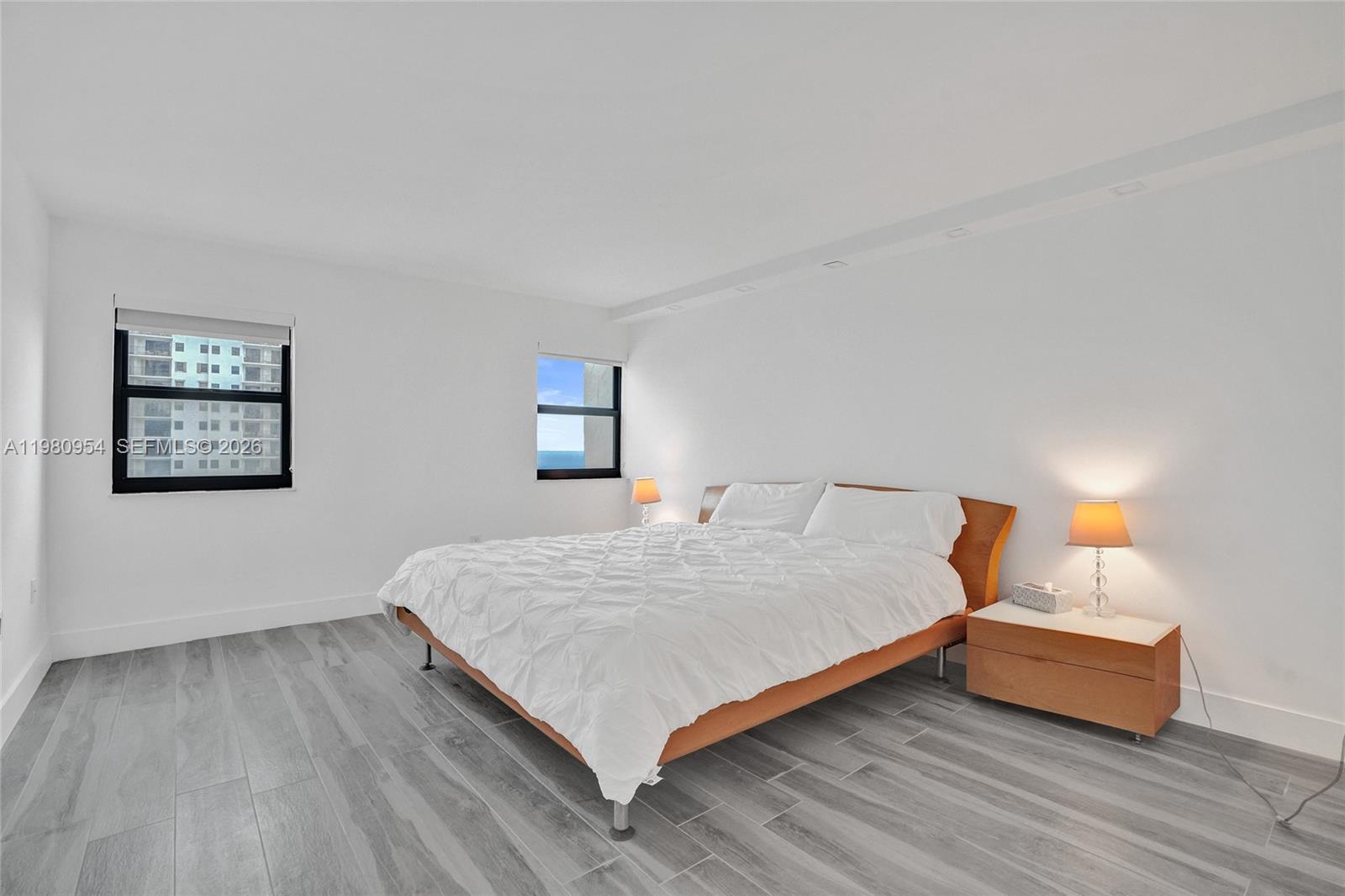 SUMMIT CONDO - Residential