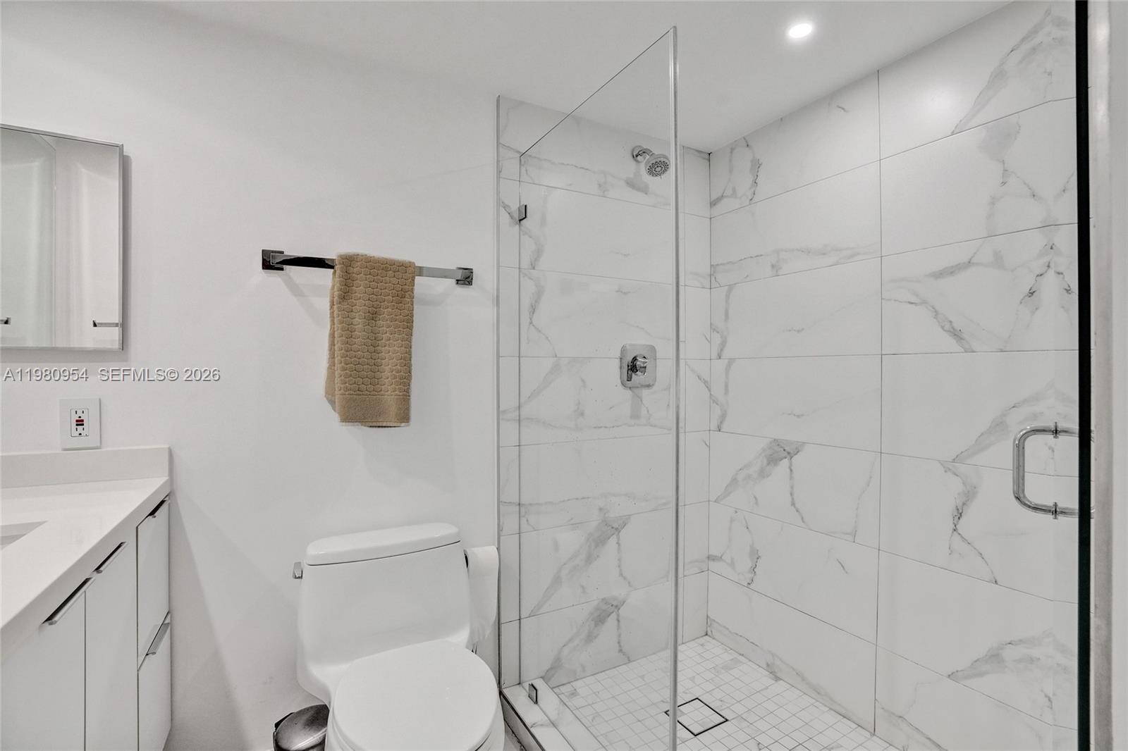 SUMMIT CONDO - Residential