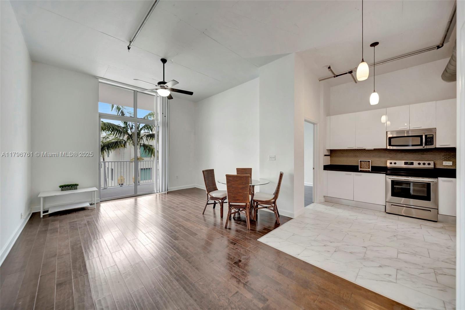 2100 Van Buren St 320, Hollywood, Broward County, Florida - 2 Bedrooms  
2 Bathrooms - 