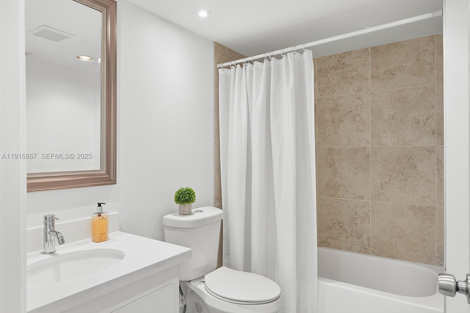 BUCKINGHAM AT CENTURY VIL - Residential Lease