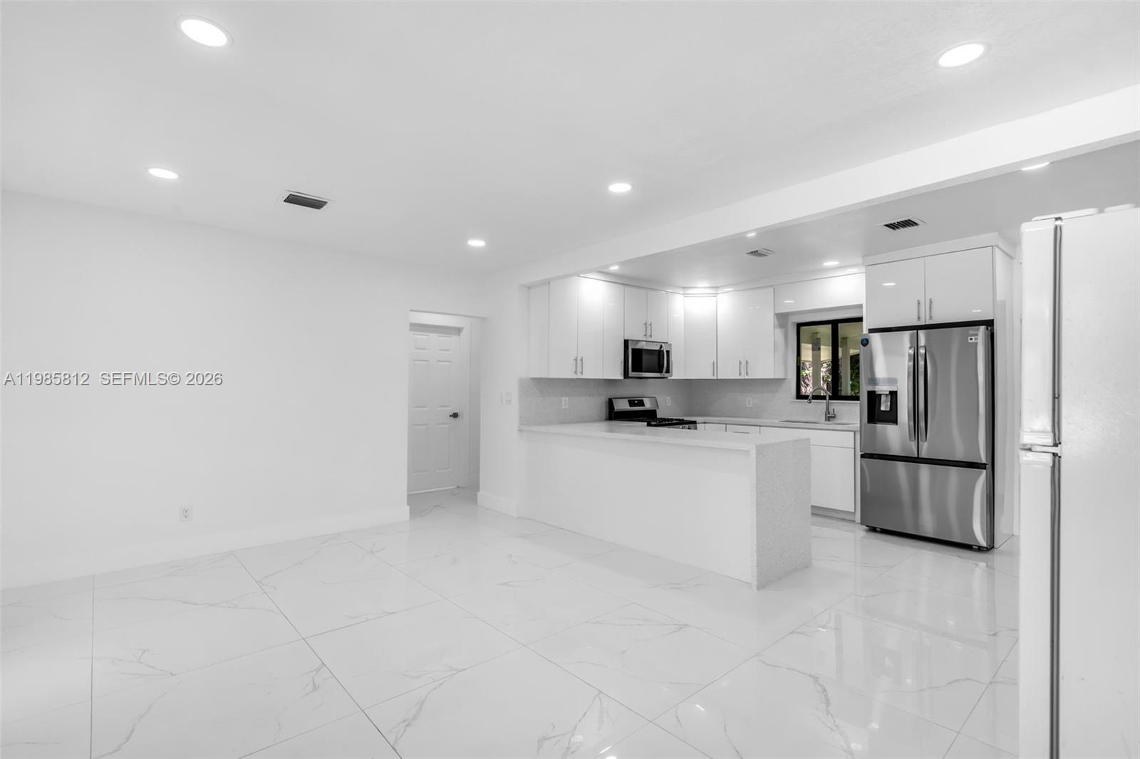 IRONS MANOR HIGH PINE ADD - Residential