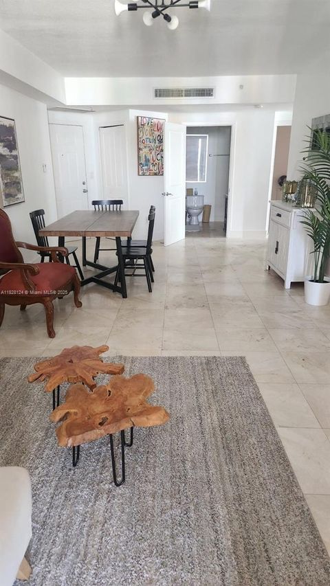170 SE 14th St 2405 Miami FL 33131