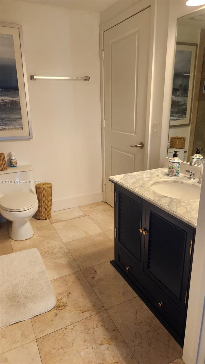 170 SE 14th St 2405