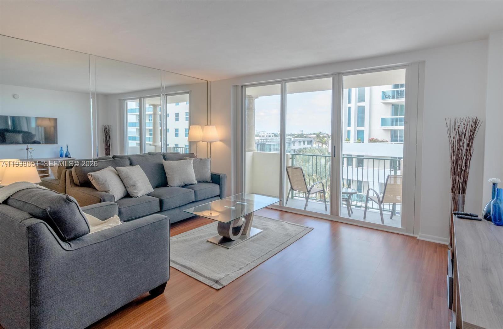 9195 Collins Ave 611