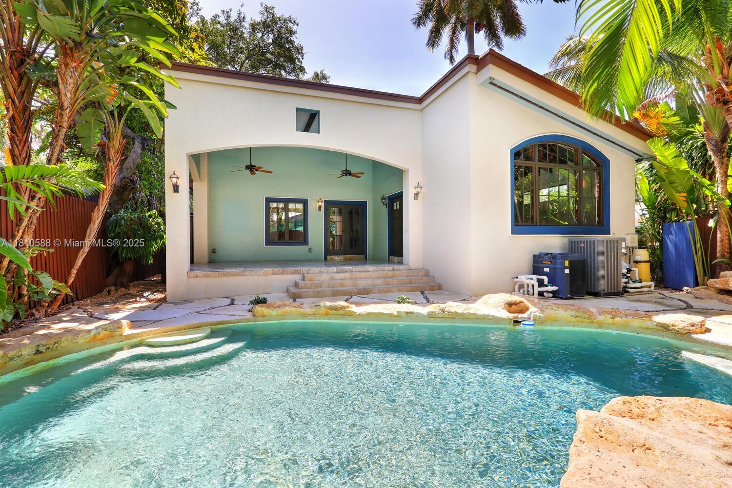 2527 Inagua Ave, Coconut Grove, Broward County, Florida - 3 Bedrooms  
2 Bathrooms - 