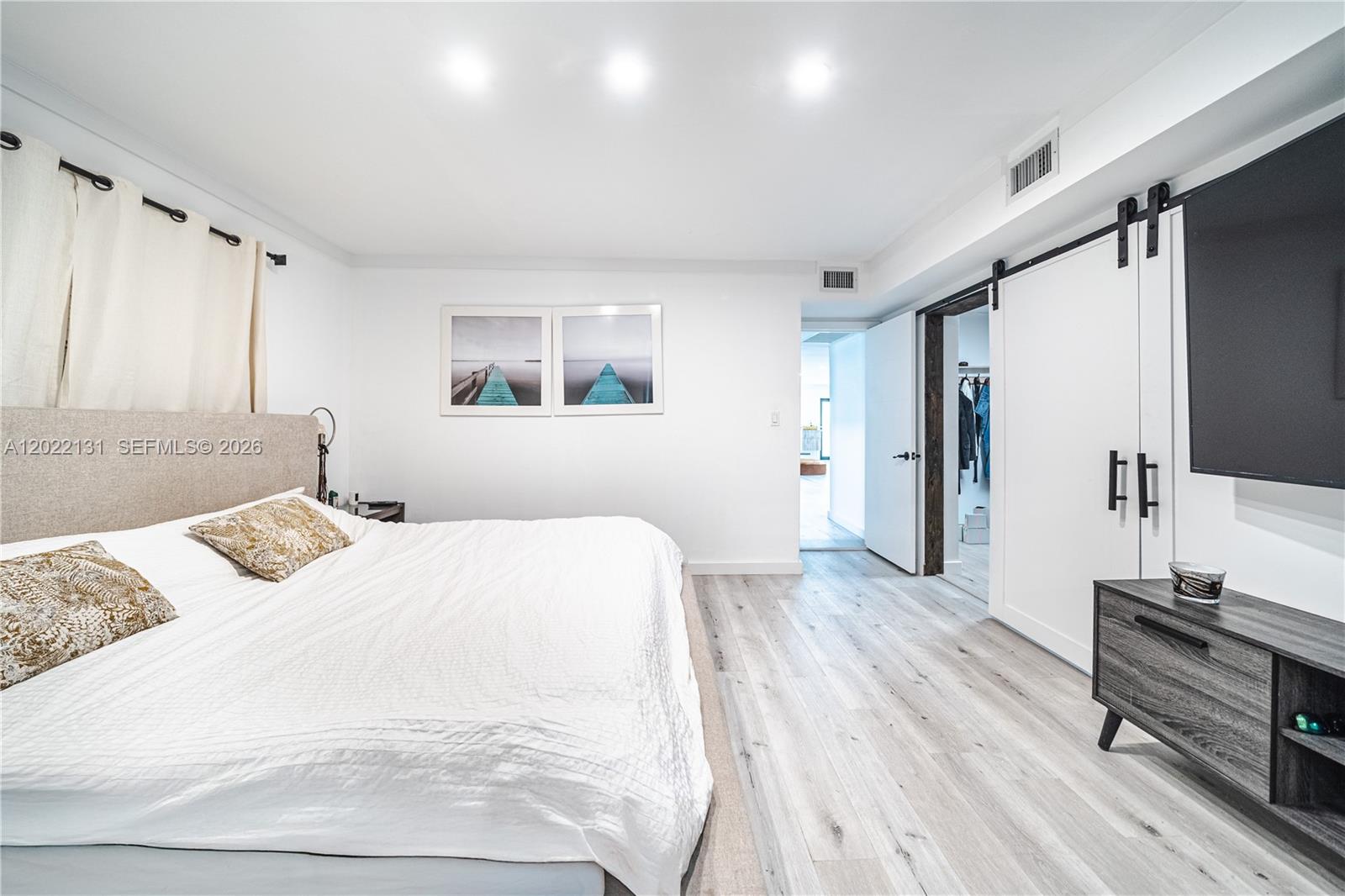 SUNNY ACRES - Residential