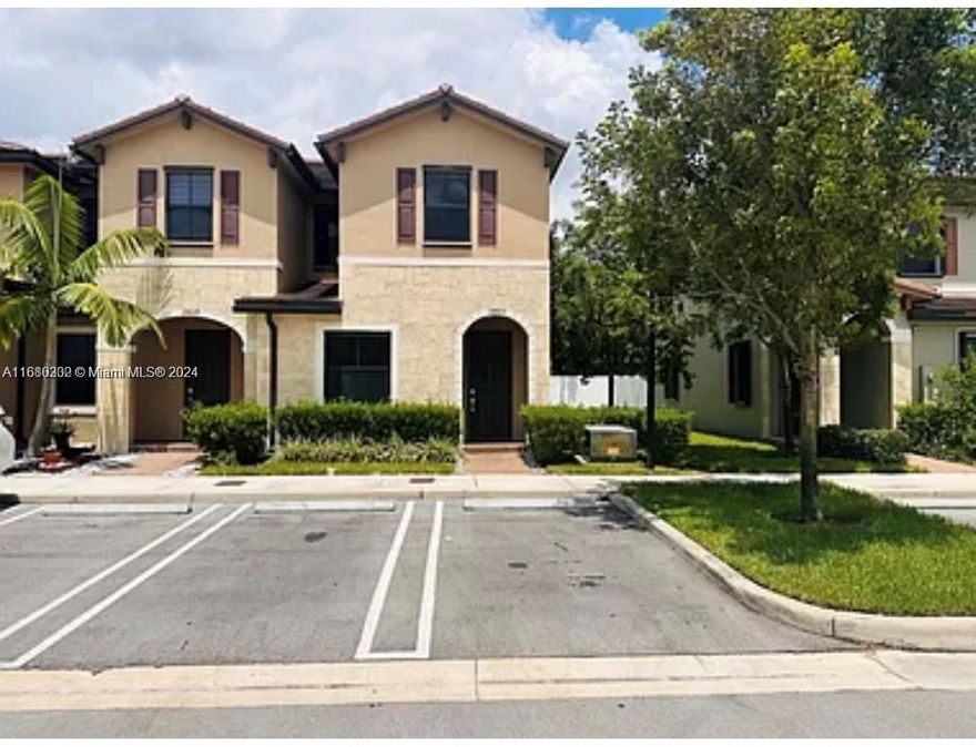 Tenant occupied until August 31st, 2025.  This stunning Villa is a corner unit located in the highly demanded Aquabella Community. Tiles on the first floor, laminated on the second floor. Amenities include two clubhouses with community pool, gyms, kids' playground, green areas, conference / party room and more. Community is close to schools, major access roads, offices, retail stores, supermarkets, and more. Please read Broker Remarks for more information and showing instructions