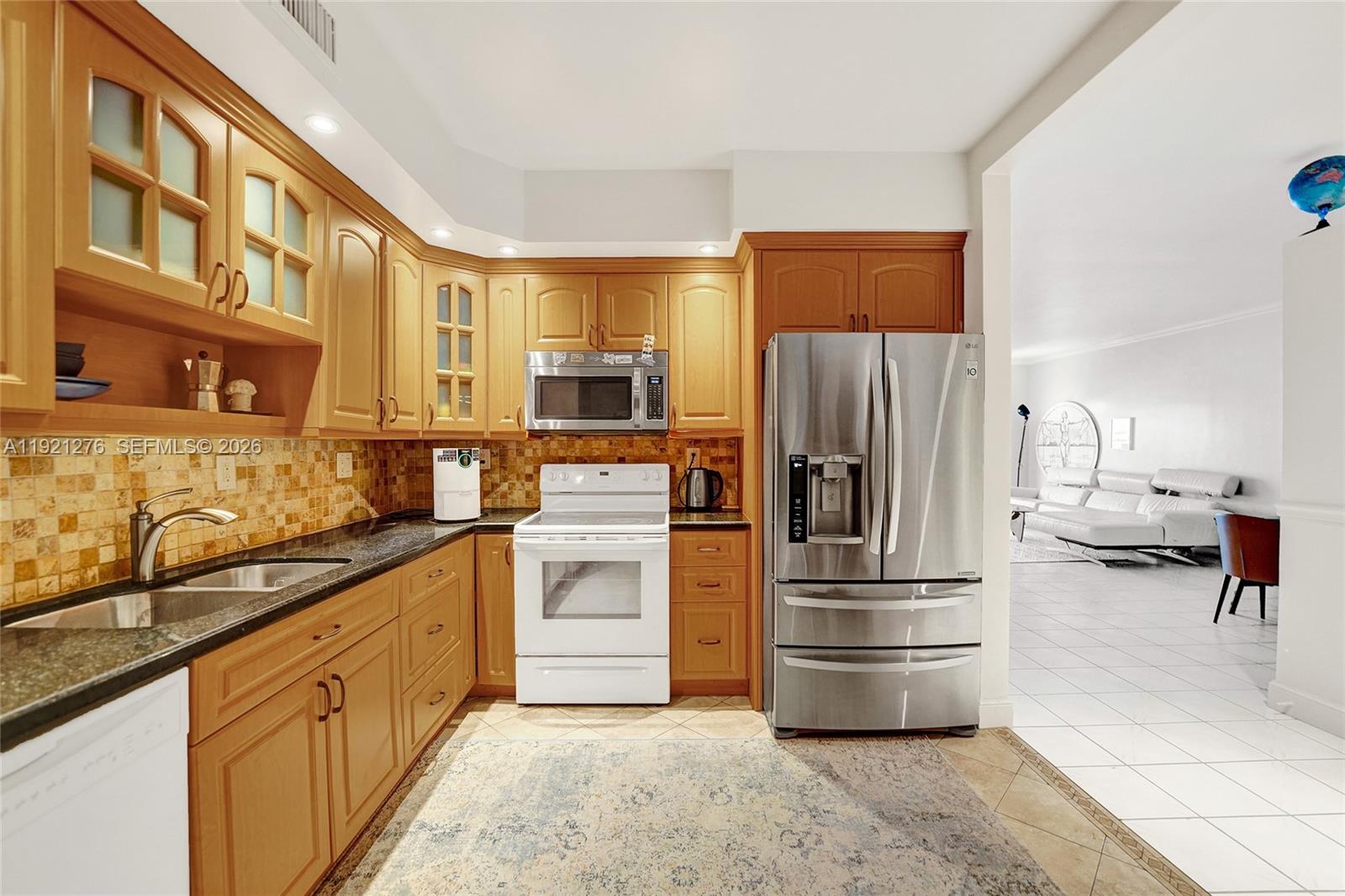 WELLINGTON TOWERS CONDO - Residential