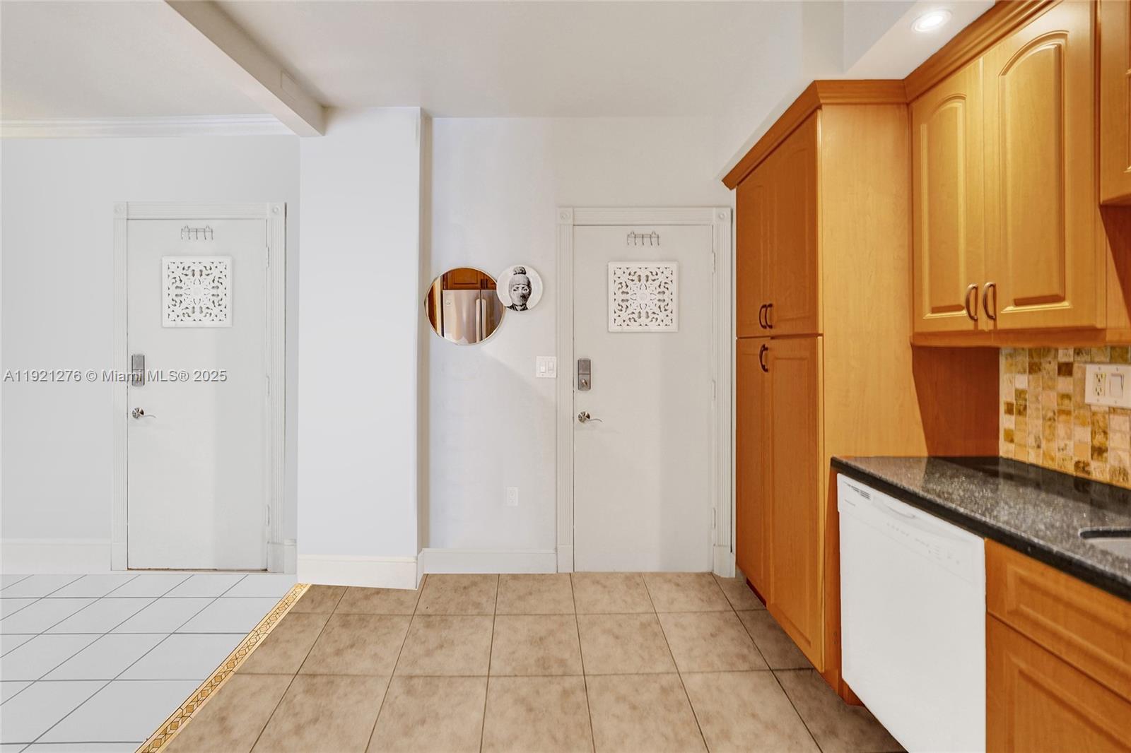 WELLINGTON TOWERS CONDO - Residential