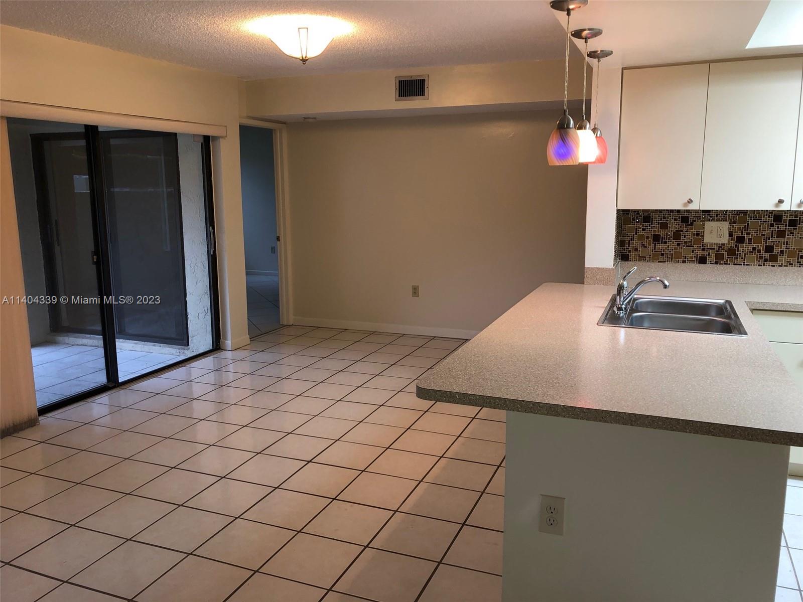 KENLAND WALK CONDO III - Residential Lease