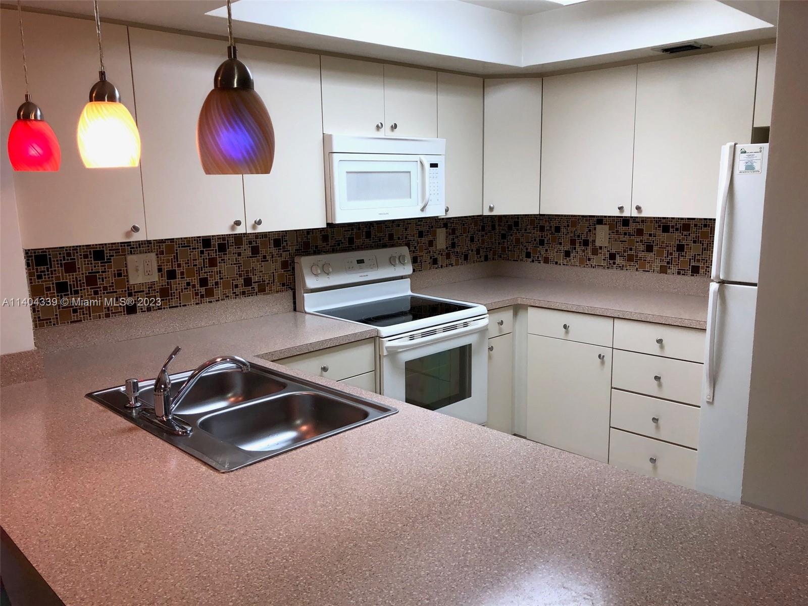 KENLAND WALK CONDO III - Residential Lease