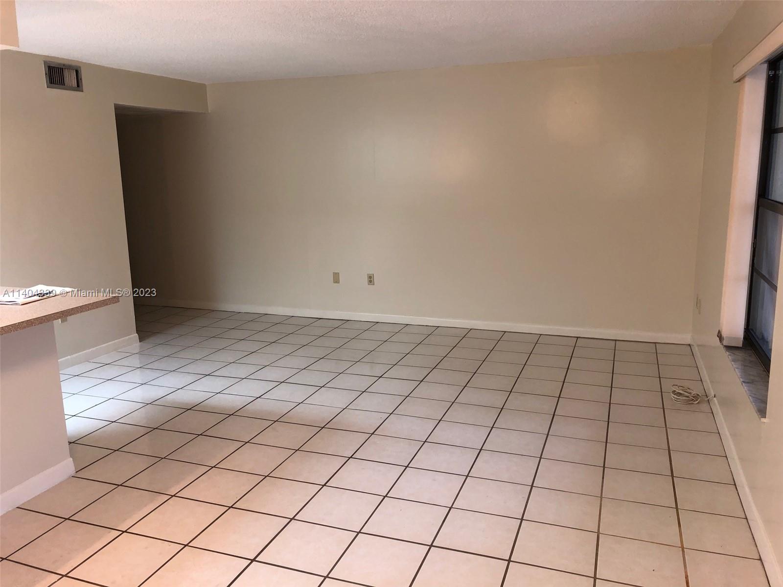 KENLAND WALK CONDO III - Residential Lease