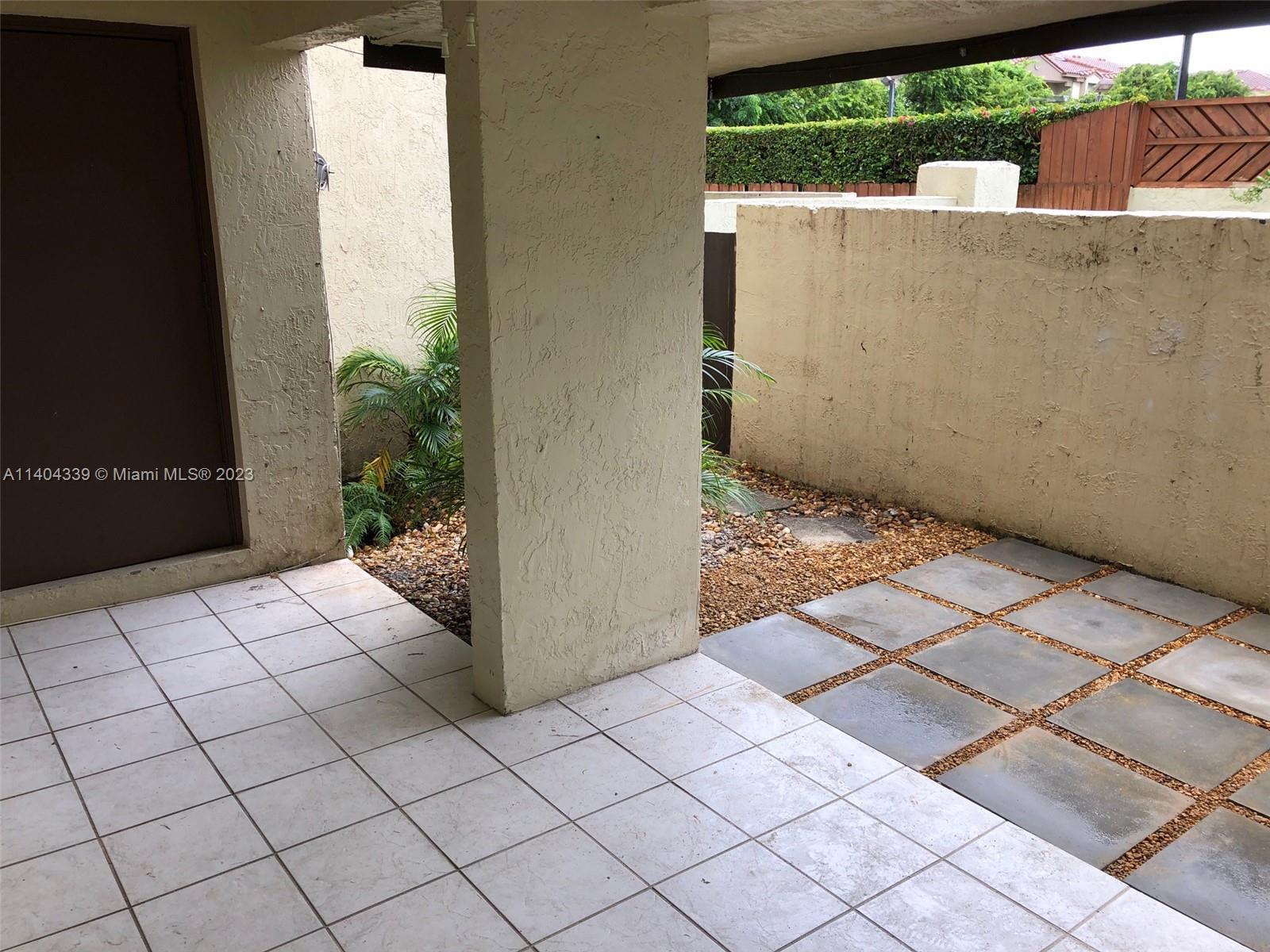 KENLAND WALK CONDO III - Residential Lease