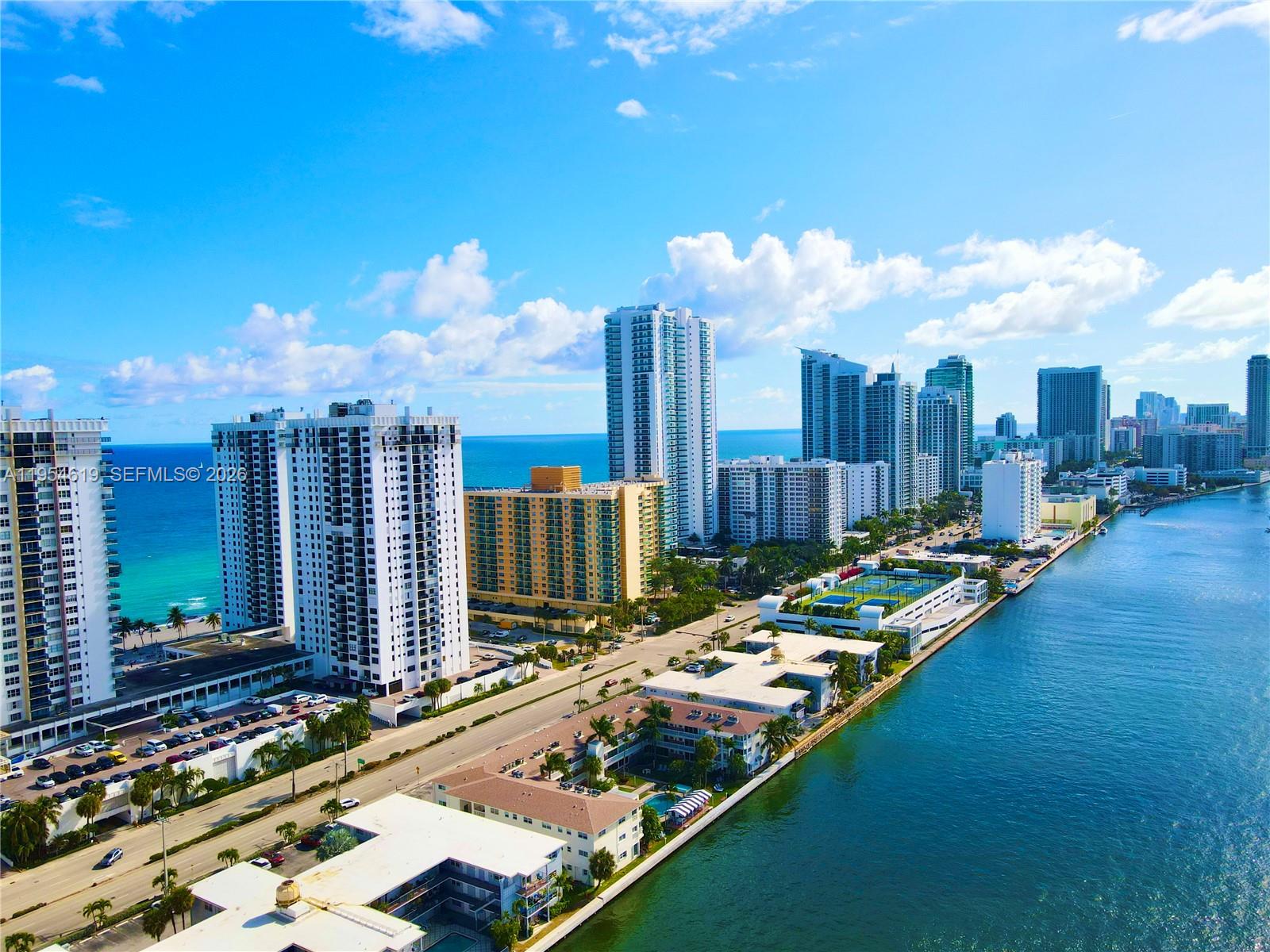 WATERWAY @ HOLLYWOOD BEAC - Residential