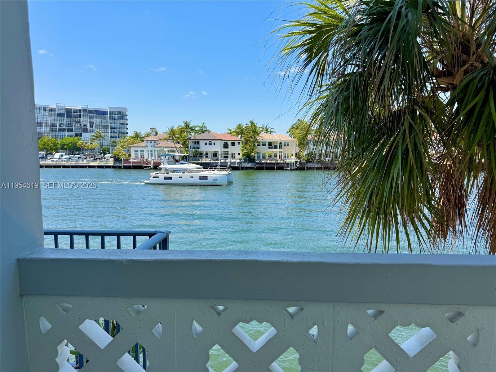 WATERWAY @ HOLLYWOOD BEAC - Residential