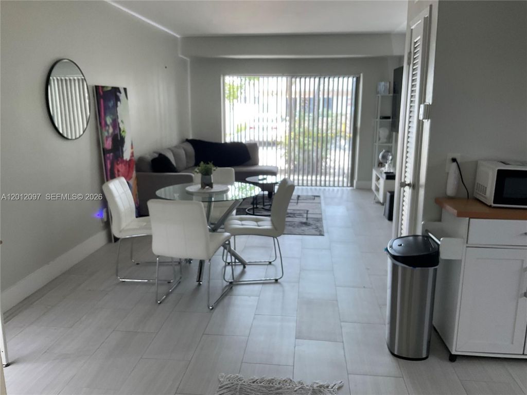 Photo of 510 SE 9th St #5, Fort Lauderdale, FL 33316 (MLS # A12012097)