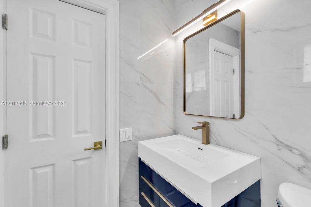 PINE CREST SUB DELRAY - Residential