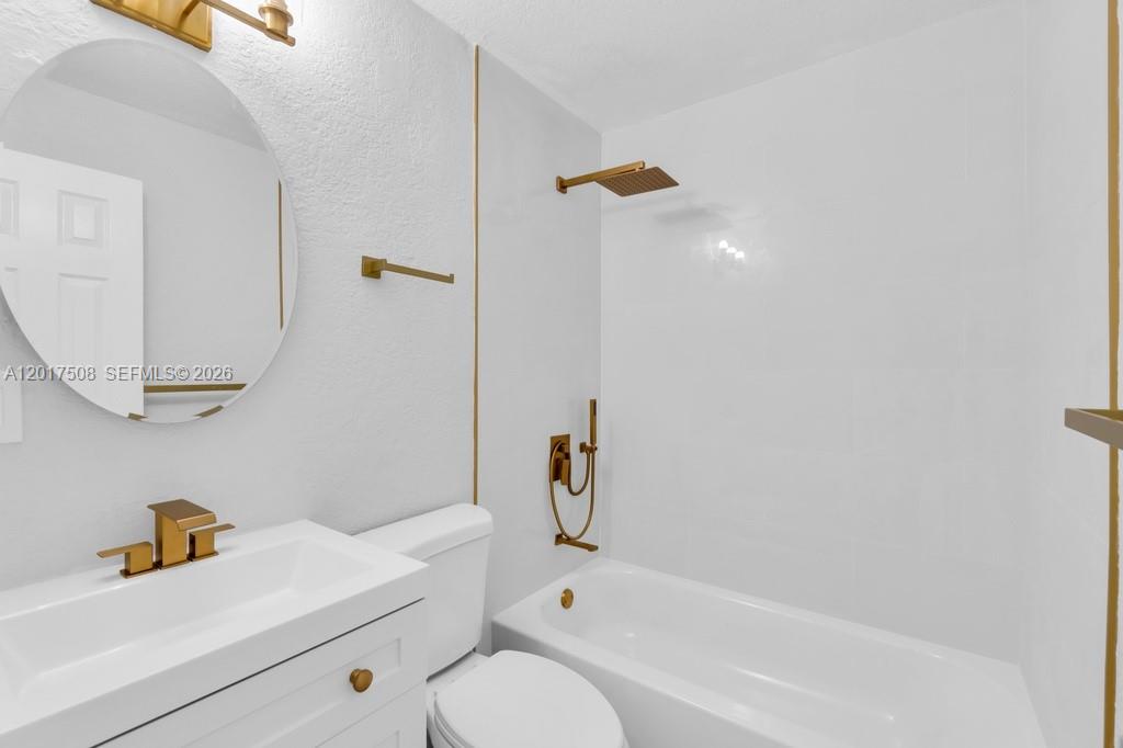 PINE CREST SUB DELRAY - Residential