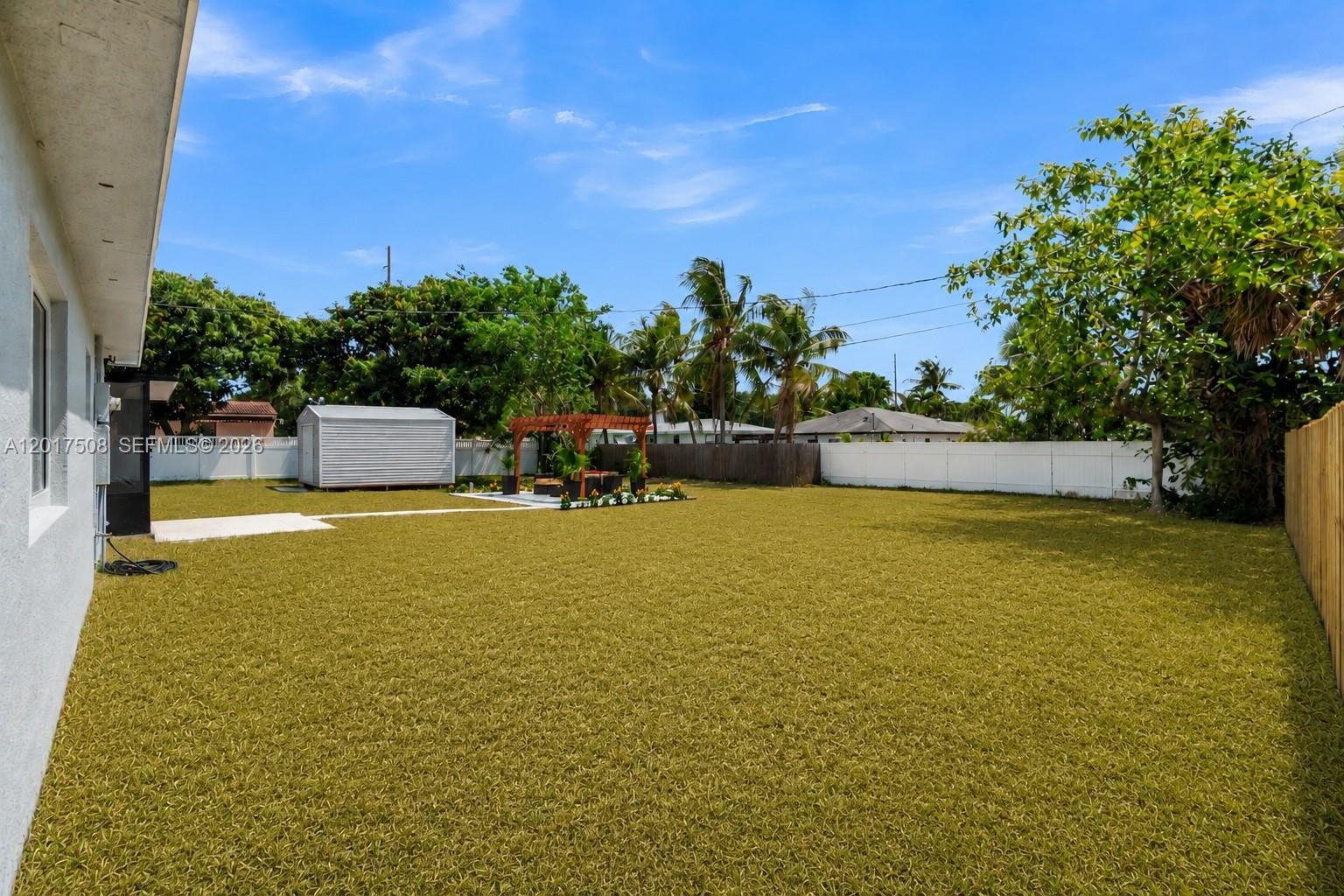 PINE CREST SUB DELRAY - Residential