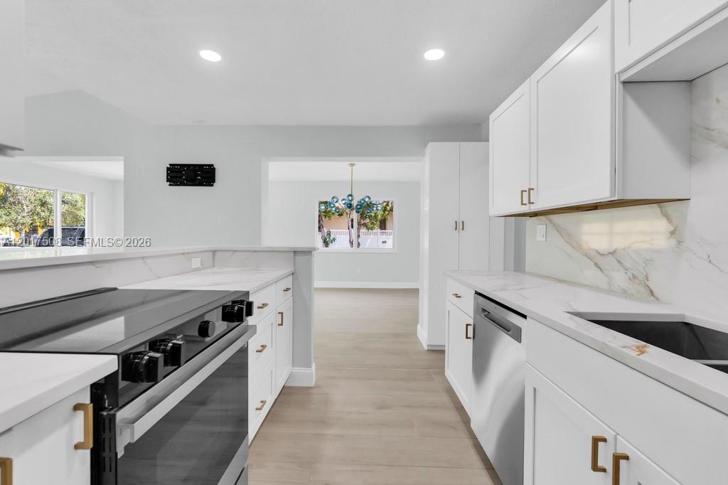 PINE CREST SUB DELRAY - Residential