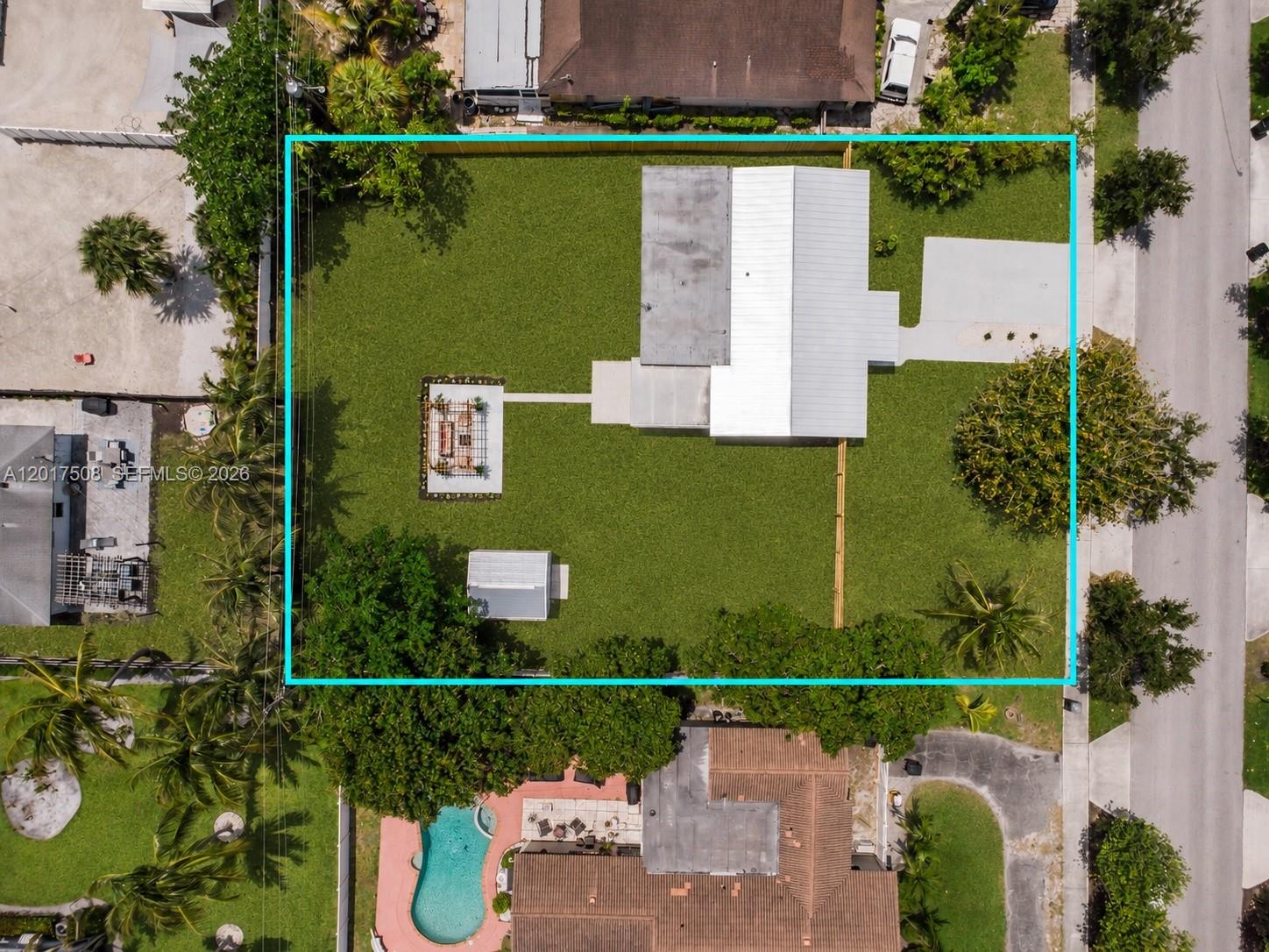 PINE CREST SUB DELRAY - Residential