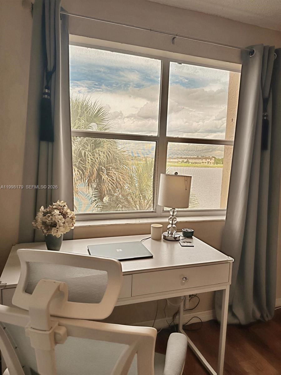 SUMMERTREE VILG CALIF CL - Residential Lease