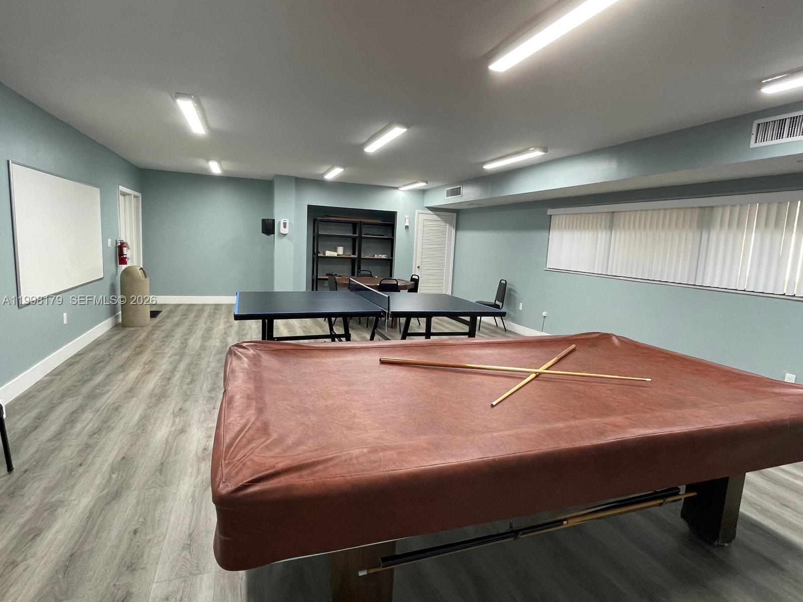 SUMMERTREE VILG CALIF CL - Residential Lease