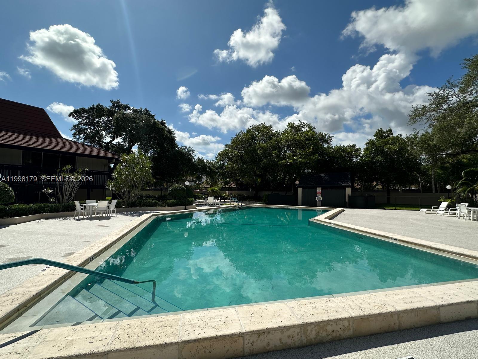 SUMMERTREE VILG CALIF CL - Residential Lease