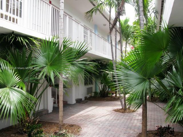 Rental Property at 911 Meridian Ave 206, Miami Beach, Miami-Dade County, Florida - Bedrooms: 1 
Bathrooms: 1  - $1,800 MO.