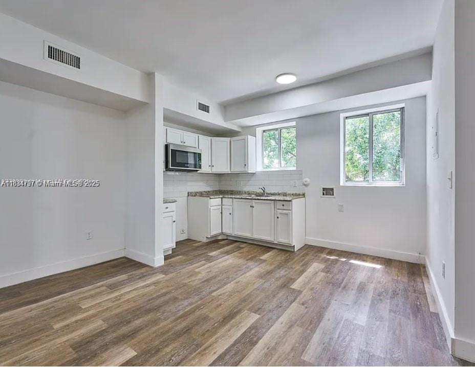 Fully remodeled 2-bedroom, 1-bath apartment located in the heart of Miami. This beautifully updated unit is situated within a busy shopping center, offering everyday conveniences such as Presidente Supermarket, Family Dollar, Wells Fargo, McDonald?s, and Walgreens just steps away. Enjoy easy access to major highways (I-95) and a nearby bus stop for seamless commuting. The apartment features a bright and airy living space with abundant natural light, brand-new appliances, sleek kitchen cabinets, and washer and dryer hookups.
Move-in special: First month and one security deposit. Section 8 welcome, easy to show.
Schedule your private showing!