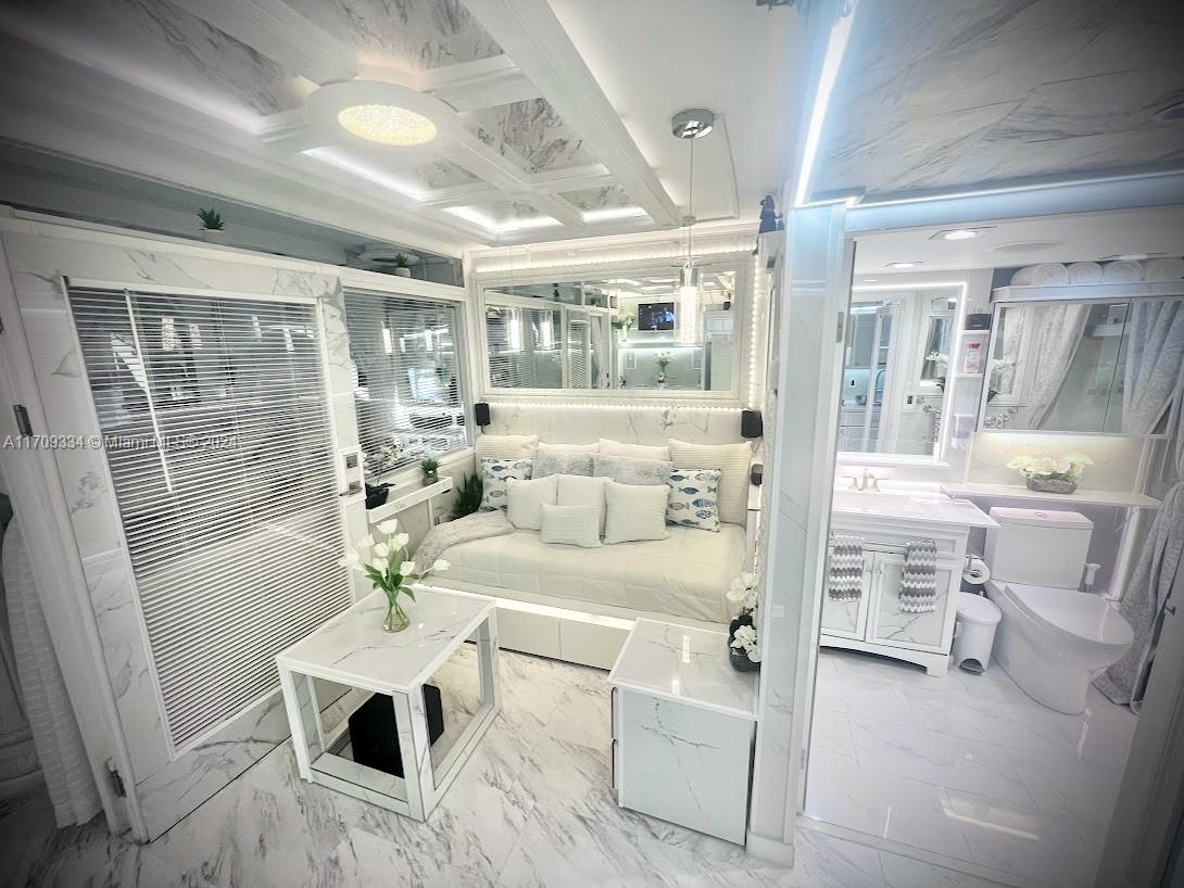 THE AVENTURA BEACH CLUB C - Residential