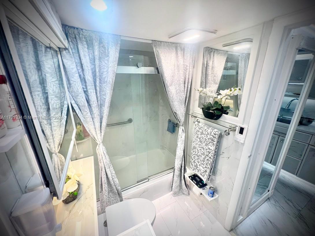 THE AVENTURA BEACH CLUB C - Residential