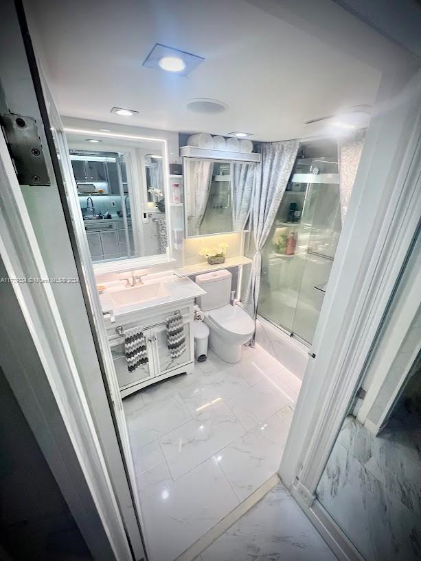 THE AVENTURA BEACH CLUB C - Residential