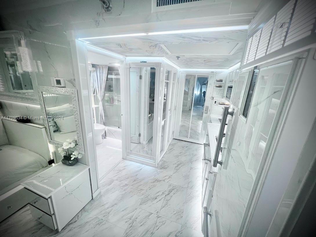 THE AVENTURA BEACH CLUB C - Residential