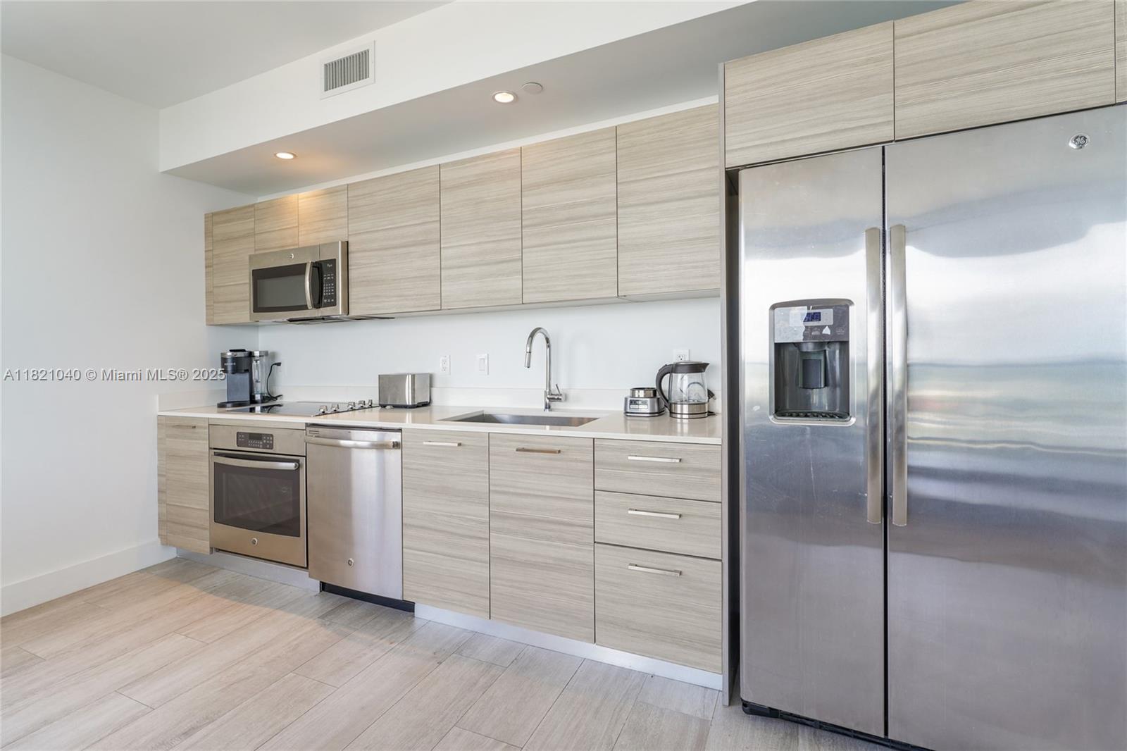 3401 MIDTOWN CONDO - Residential Lease