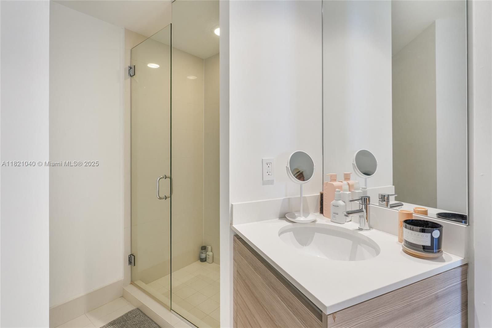 3401 MIDTOWN CONDO - Residential Lease