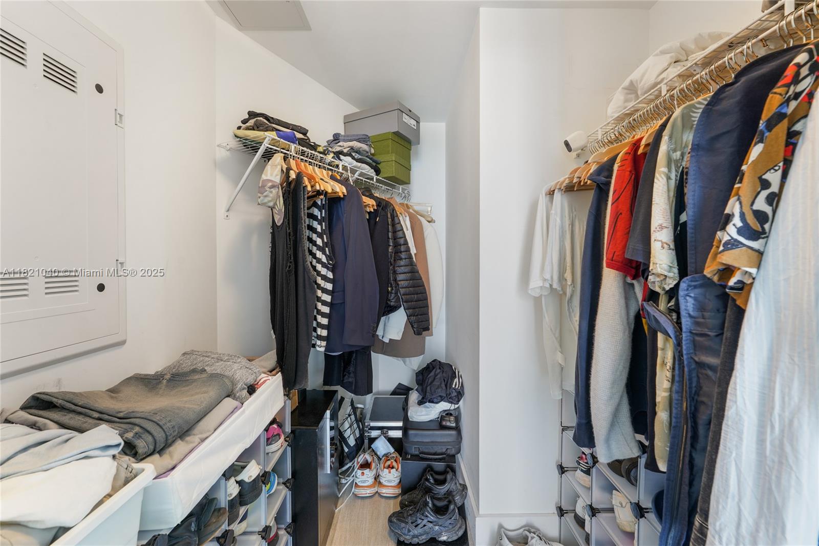 3401 MIDTOWN CONDO - Residential Lease