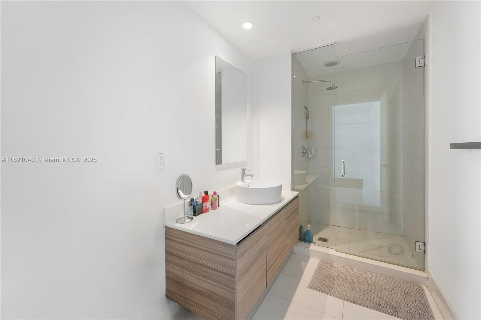 3401 MIDTOWN CONDO - Residential Lease