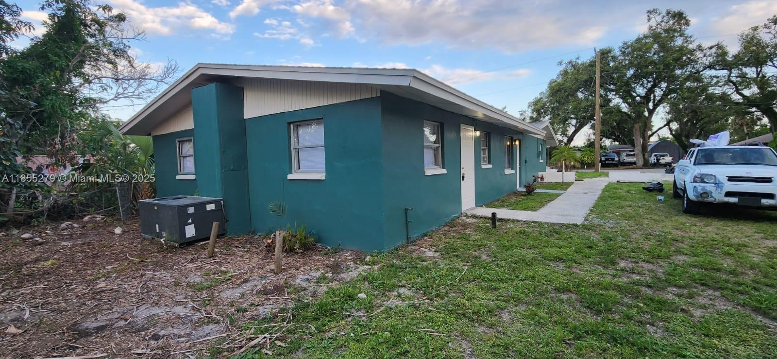Located in a prime Fort Myers workforce housing area, this fully leased duplex offers immediate income and growth potential. Minutes from Downtown, with access to major employers, shopping, dining, and transit. Each unit is 2BR/1BA and occupied by reliable tenants, producing approx. 7% CAP. Strong rental demand and low vacancy risk.
Highlights:
Fully leased with stable tenants
Approx. 7% CAP rate
Close to employment hubs and amenities
Motivated seller
This is a solid opportunity to secure an income-producing property in a high-demand Fort Myers rental market, ideal for seasoned or first-time investors