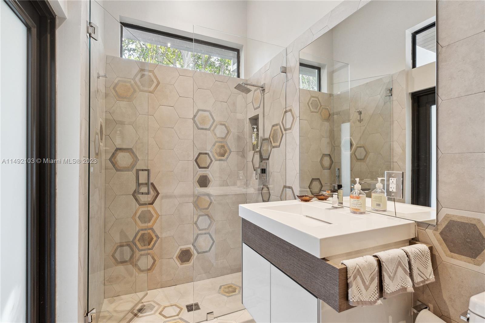 CORAL GABLES RIVIERA SEC - Residential
