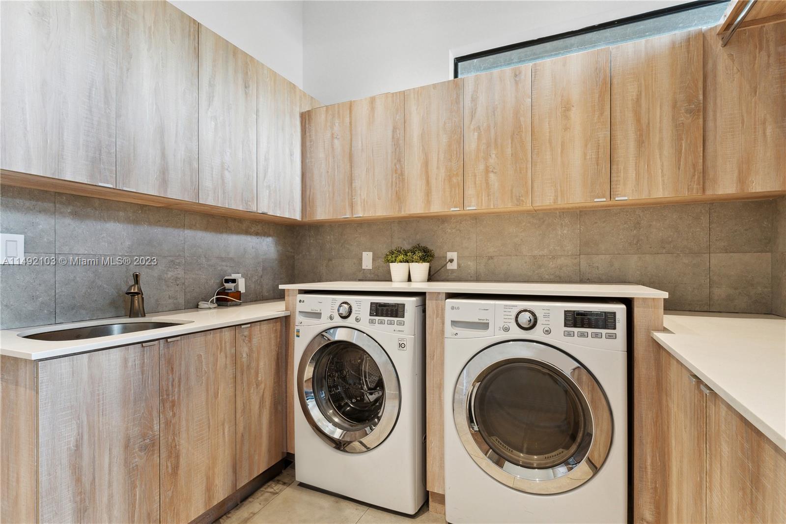 CORAL GABLES RIVIERA SEC - Residential