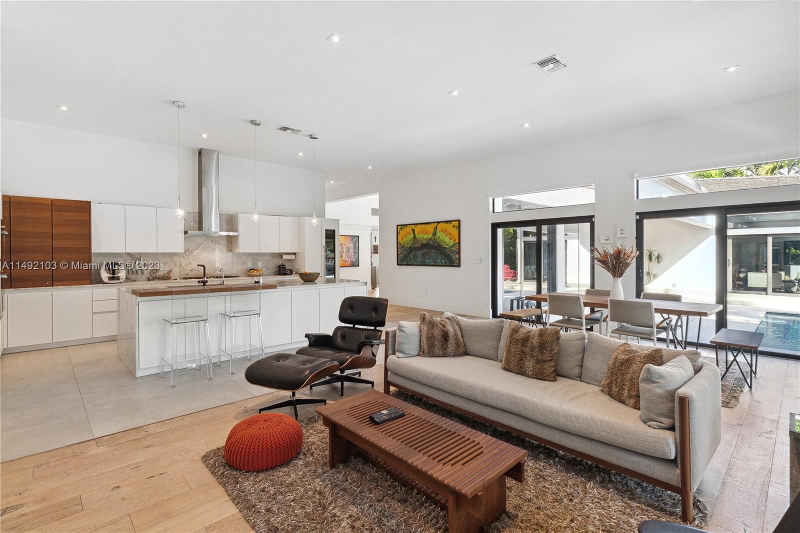 CORAL GABLES RIVIERA SEC - Residential