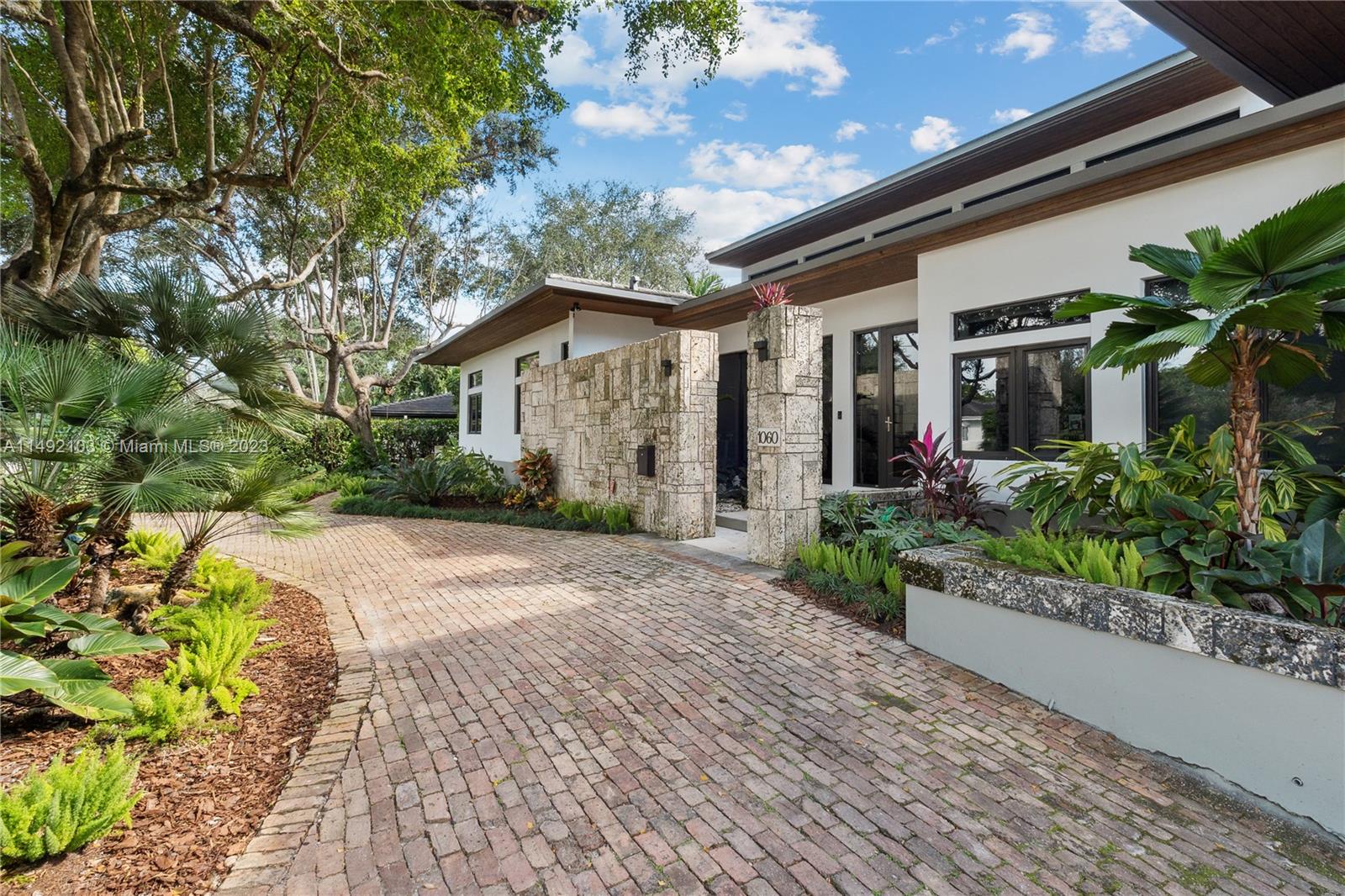 CORAL GABLES RIVIERA SEC - Residential