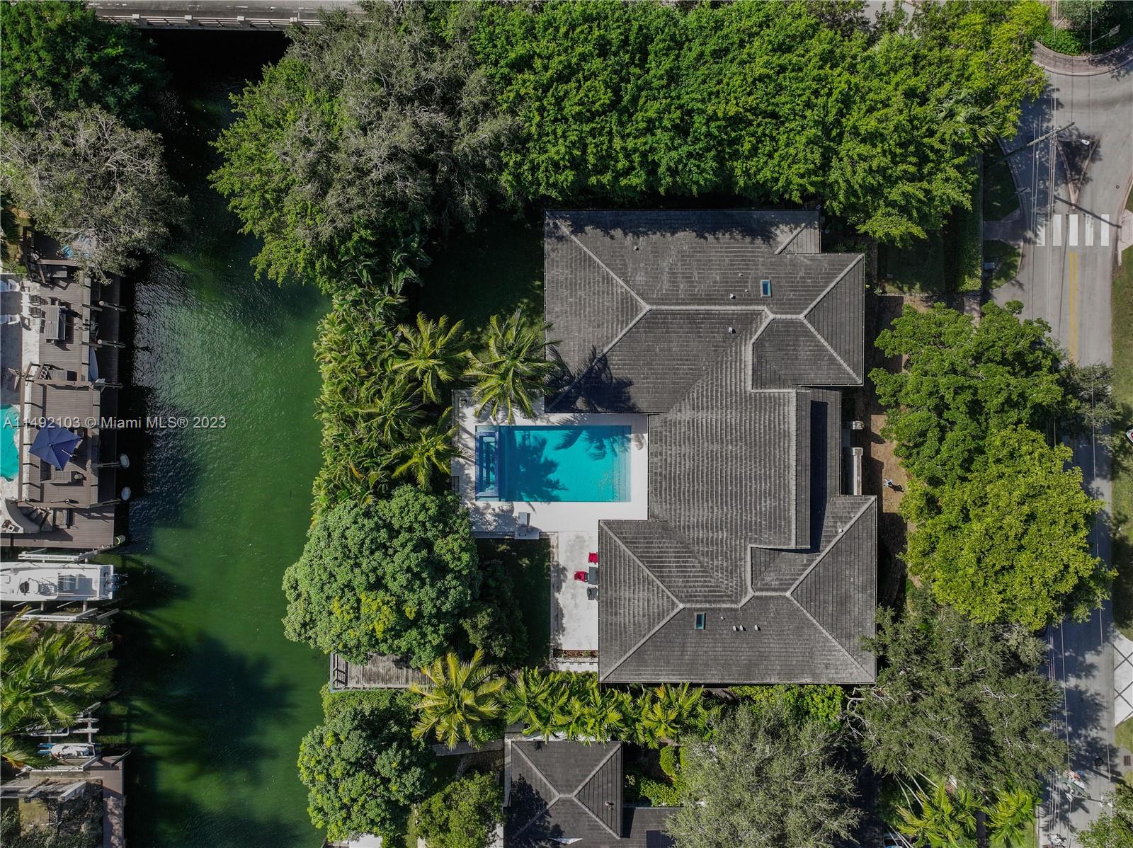 CORAL GABLES RIVIERA SEC - Residential
