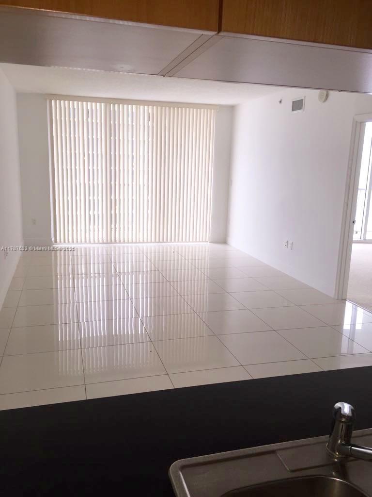 1750 N Bayshore Dr 5105