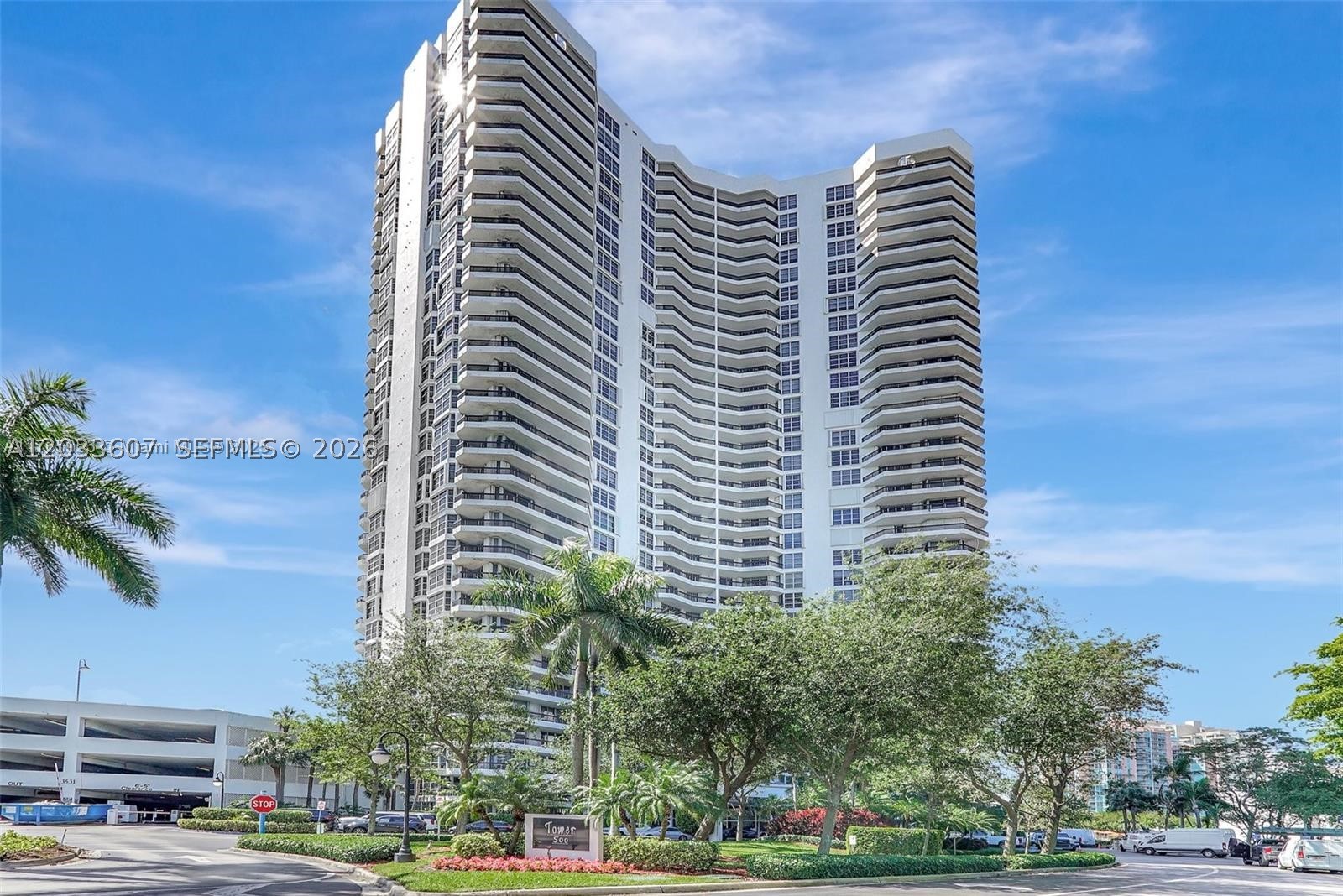 3530 Mystic Pointe Dr 1907