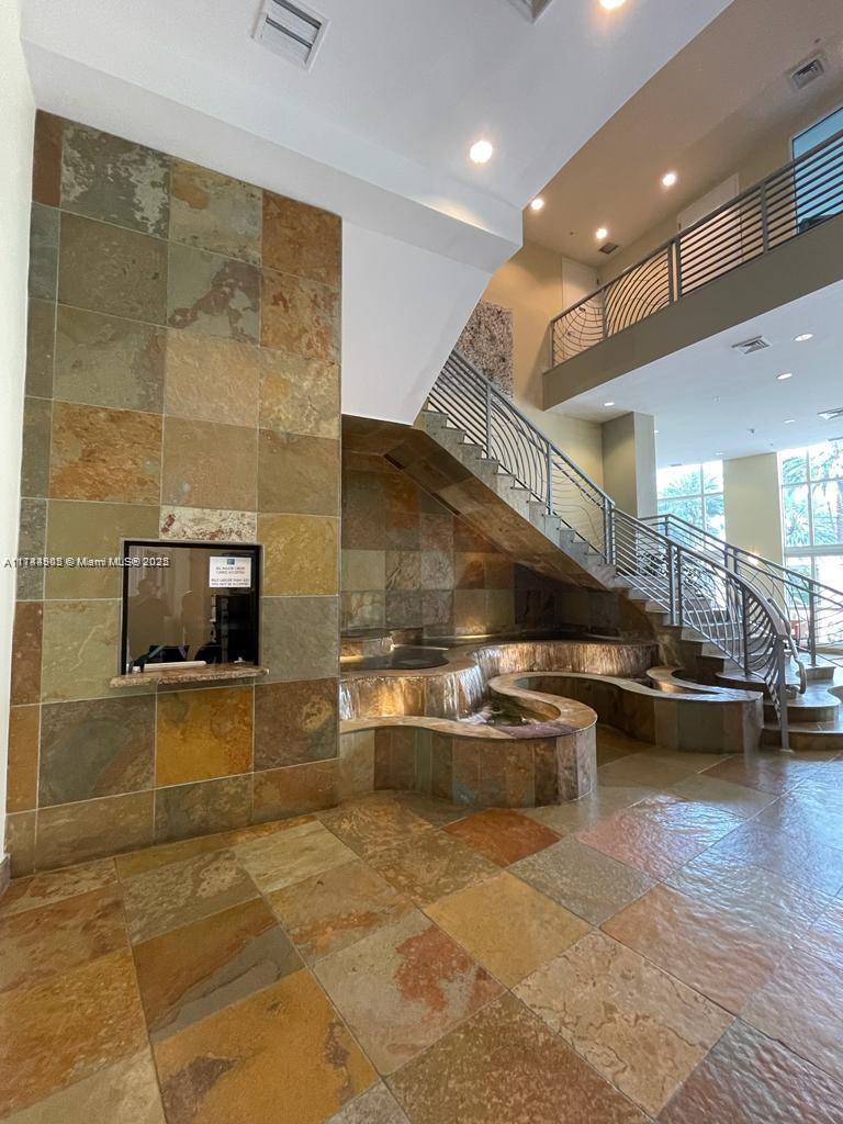 DUO CONDOMINIUM EAST - Residential