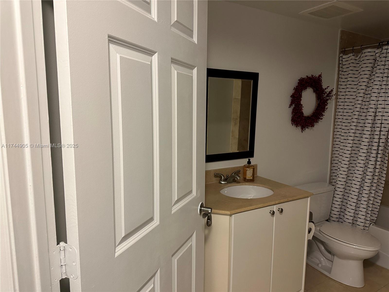 DUO CONDOMINIUM EAST - Residential