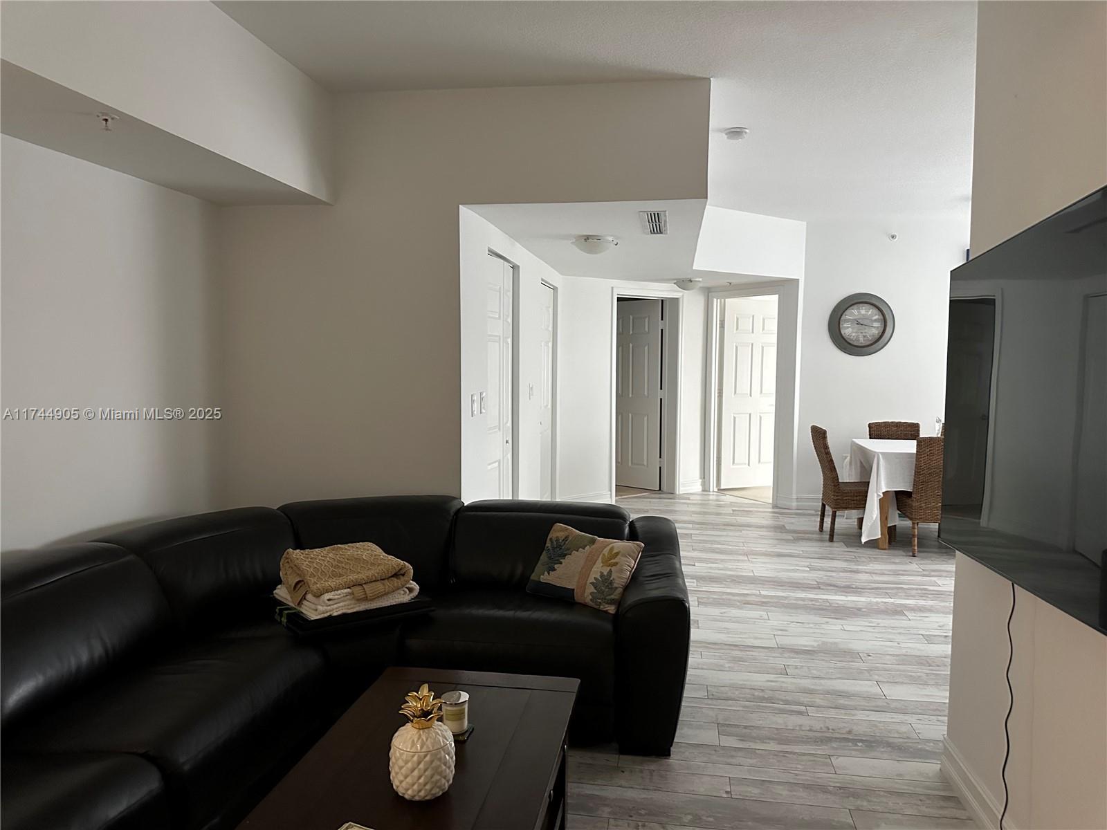 DUO CONDOMINIUM EAST - Residential