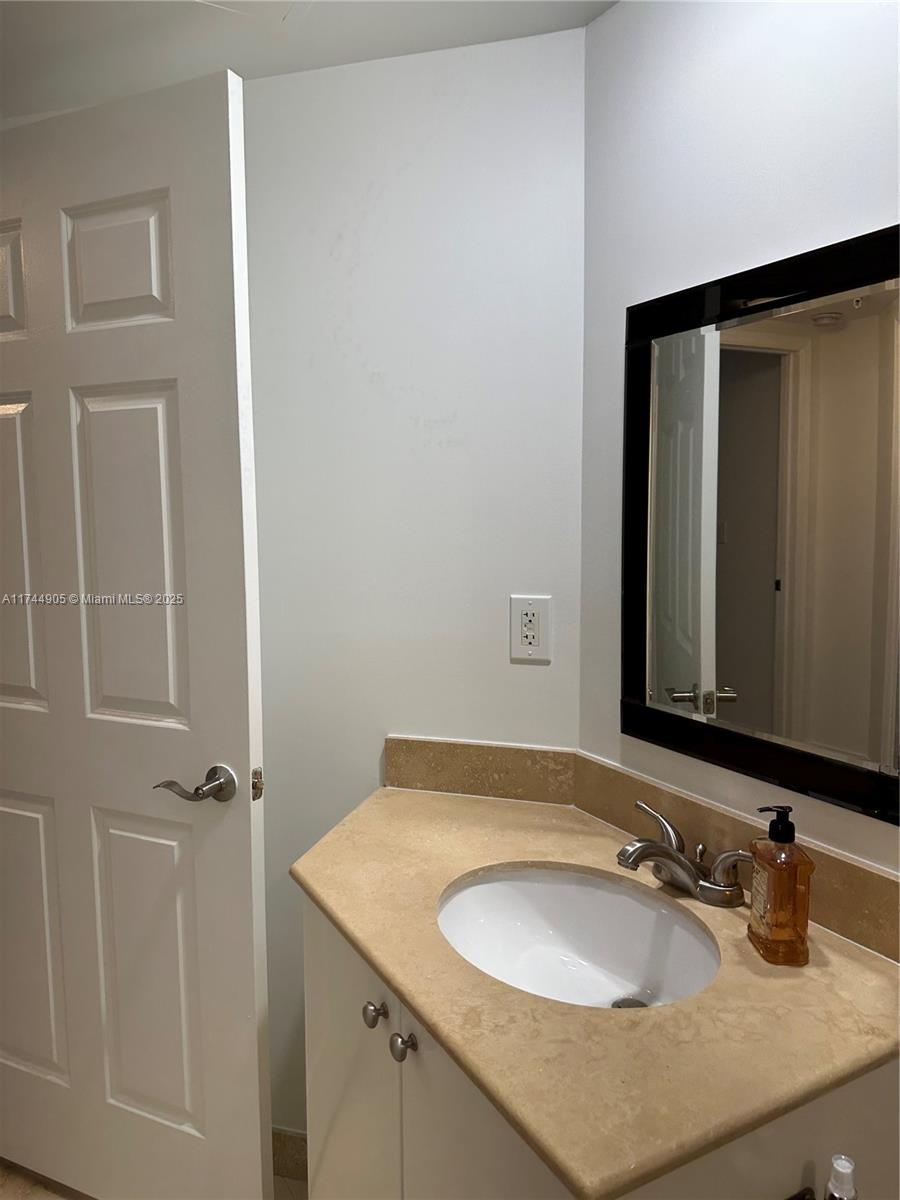 DUO CONDOMINIUM EAST - Residential